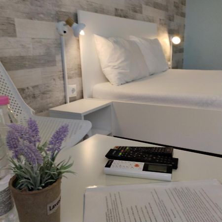 Simada Blue Guesthouse โกลเดน แซนส์ ภายนอก รูปภาพ