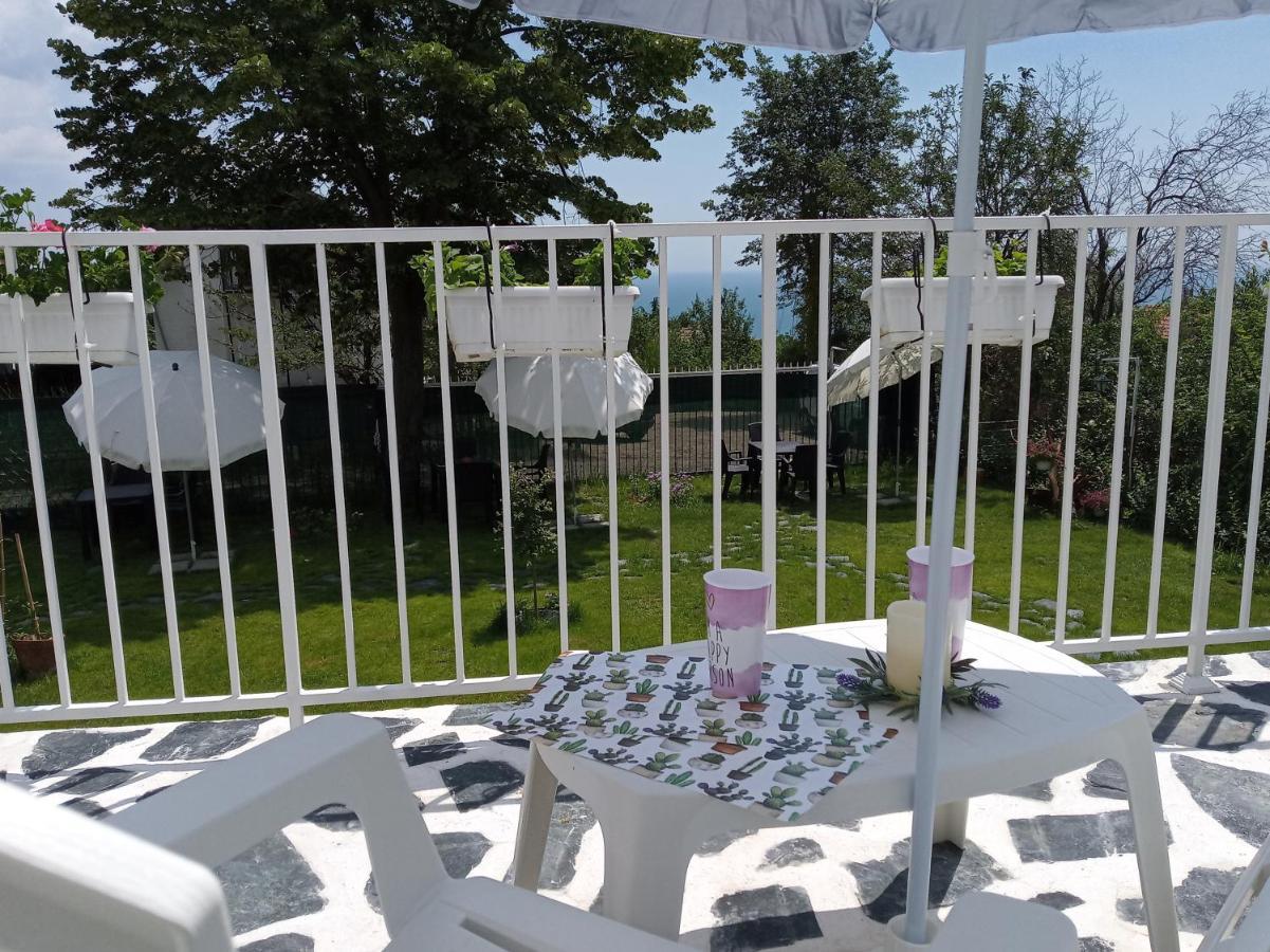 Simada Blue Guesthouse โกลเดน แซนส์ ภายนอก รูปภาพ