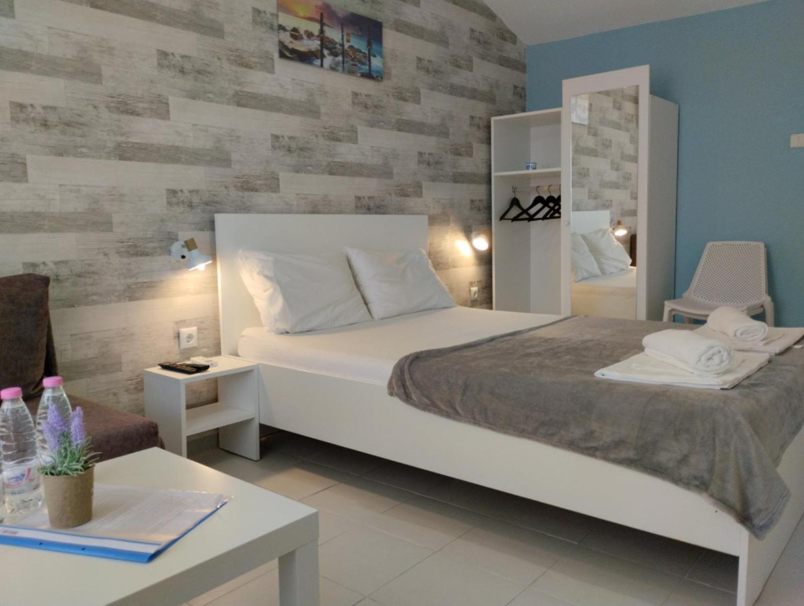 Simada Blue Guesthouse โกลเดน แซนส์ ภายนอก รูปภาพ