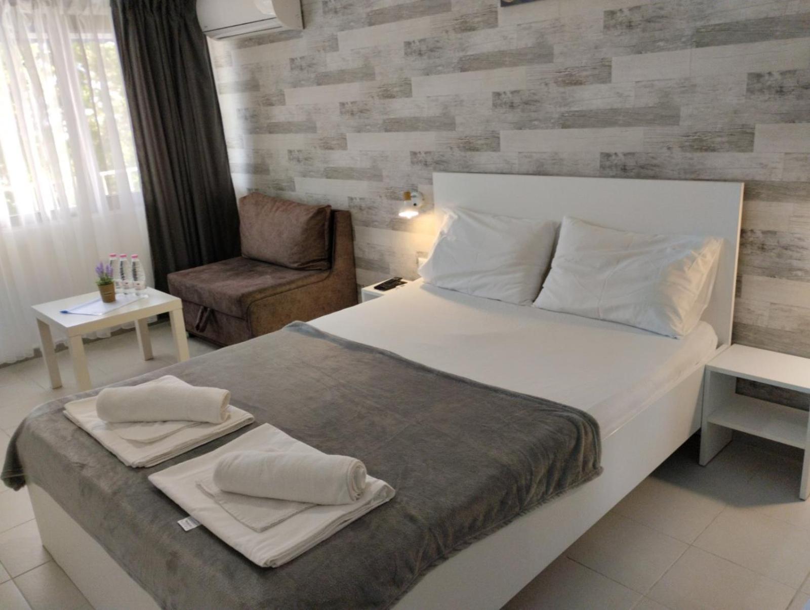 Simada Blue Guesthouse โกลเดน แซนส์ ภายนอก รูปภาพ
