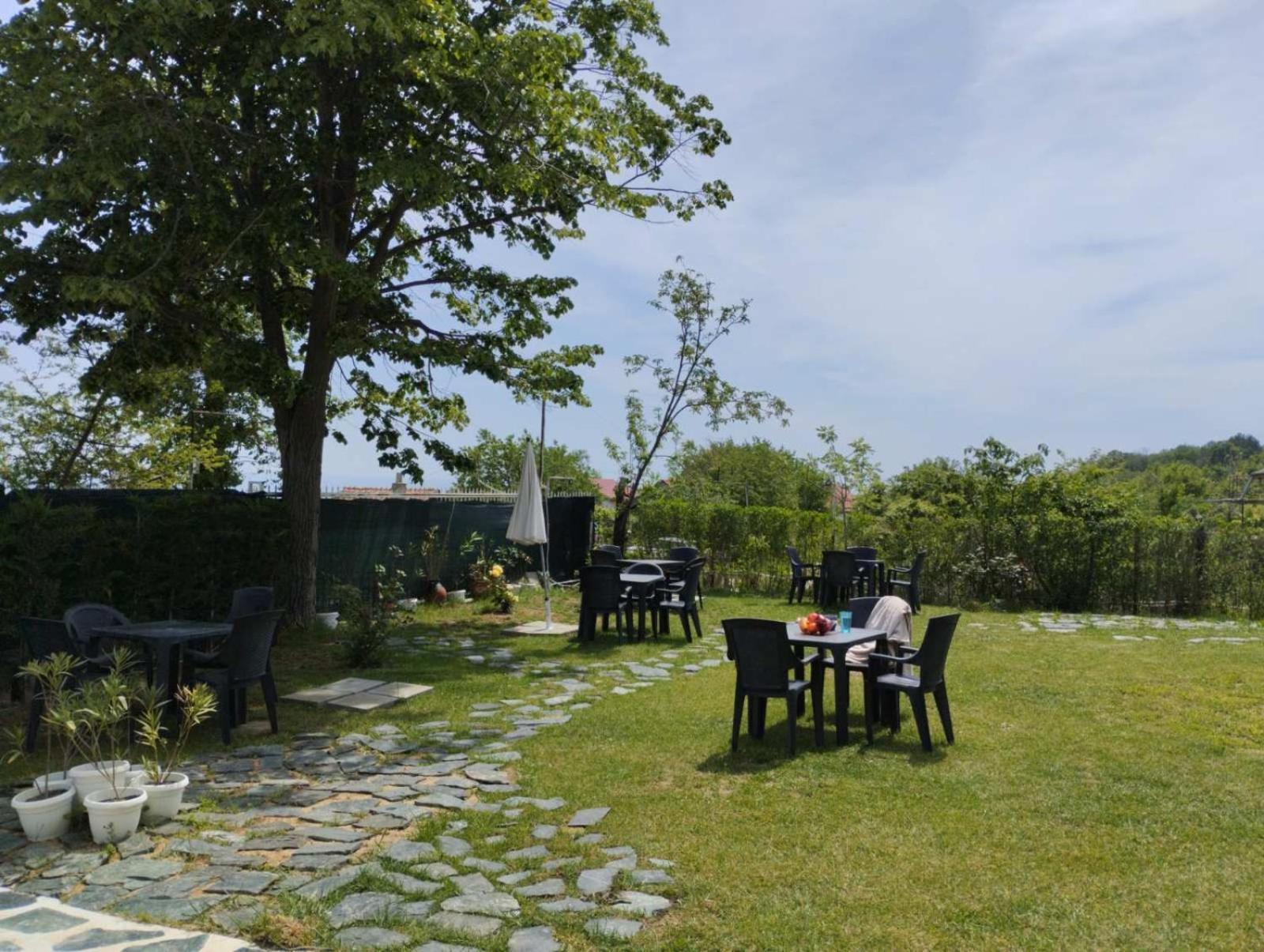 Simada Blue Guesthouse โกลเดน แซนส์ ภายนอก รูปภาพ